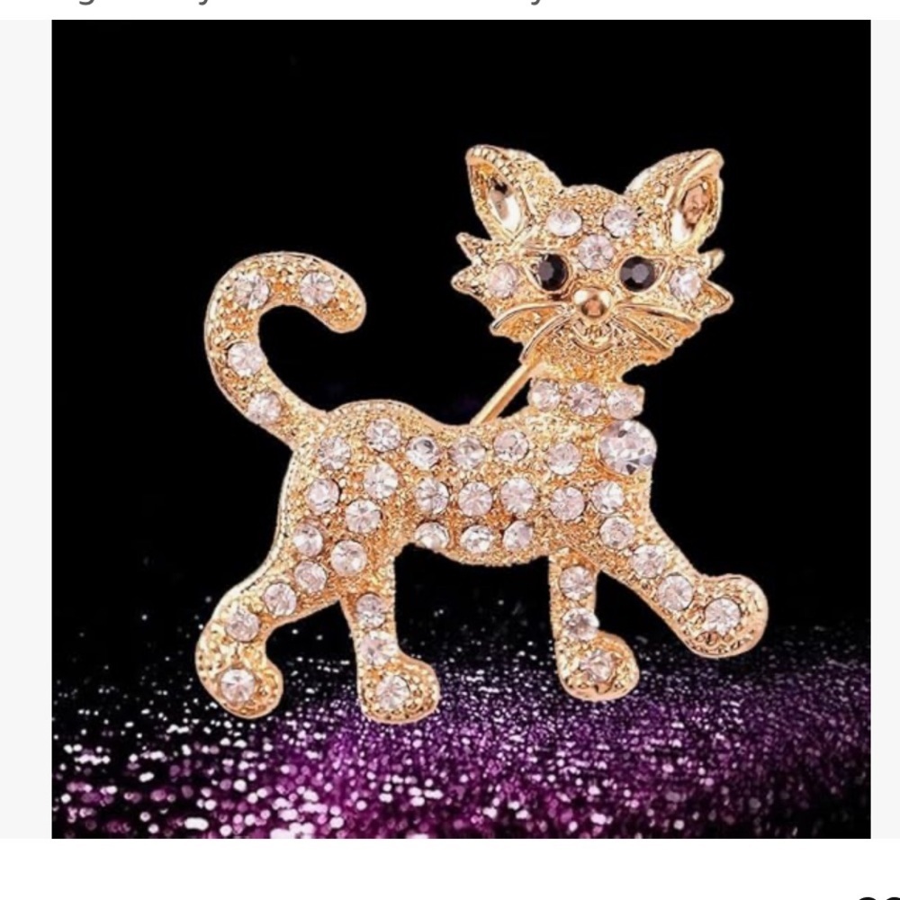 Elegant Gold Cat Brooch
